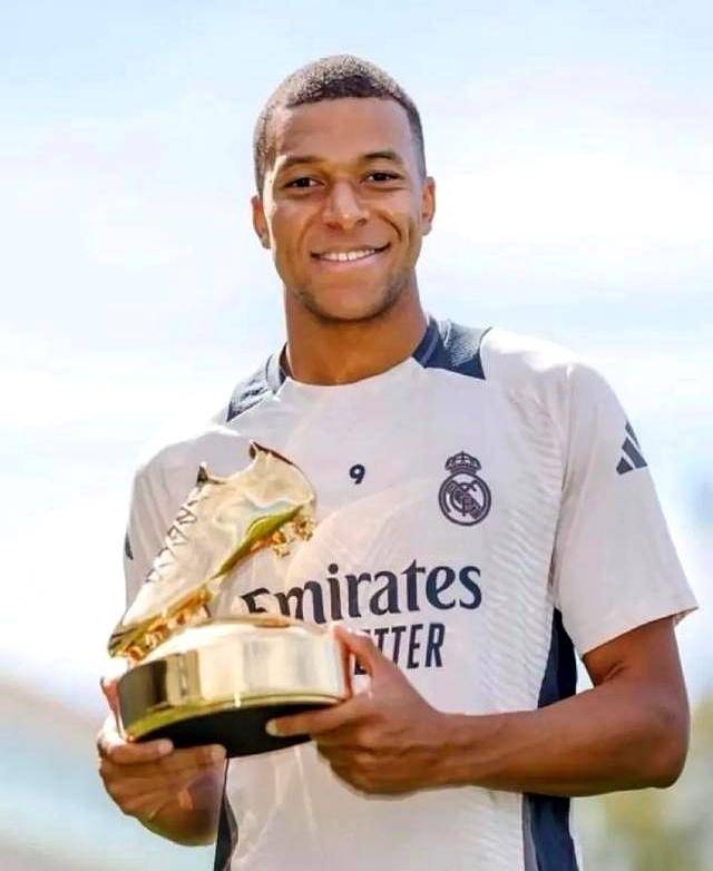 格罗索：停止与2006年国家队比较，年轻球员要重建意大利足球