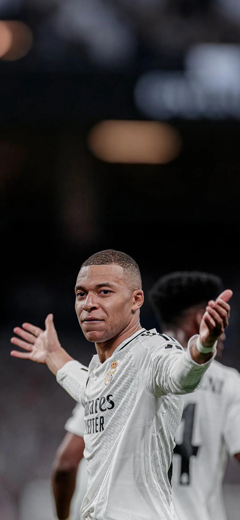 阿姆拉巴特伤愈复出，皇家贝蒂斯全力备战巴萨强敌