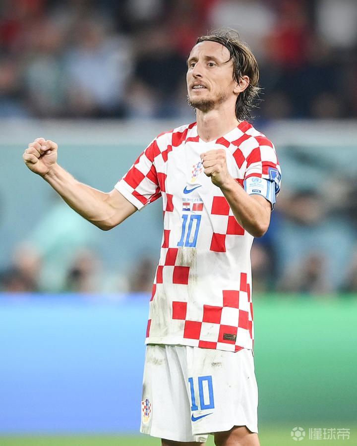 中超三连冠伴随亚冠全年不胜，海港距离“王朝”还差很远